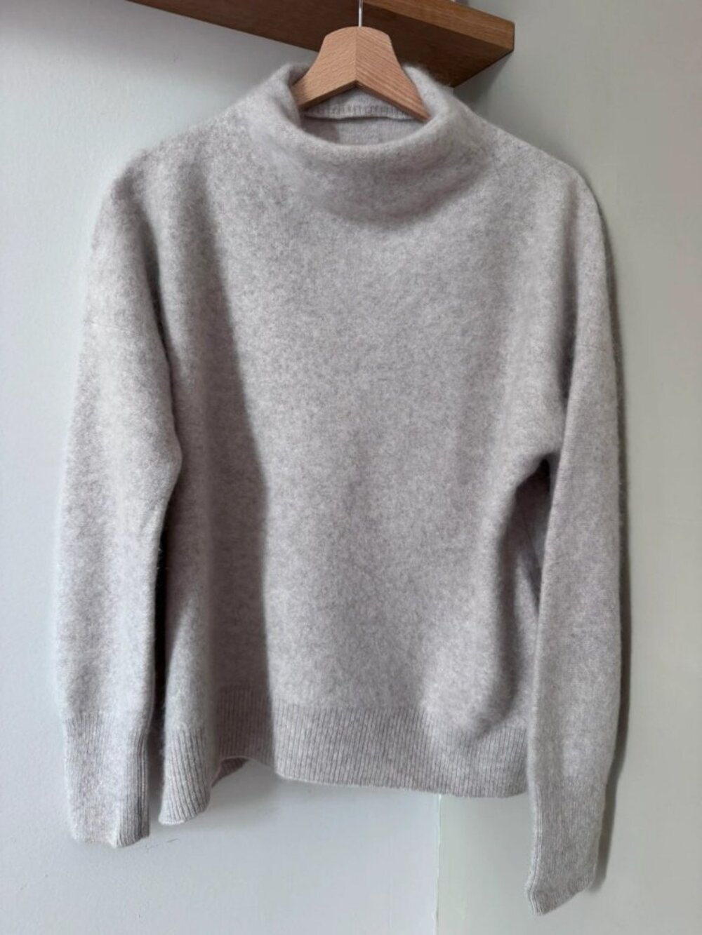 Vince Cashmere Turtleneck Sweater Beige L